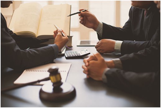 11 Things to Consider When Choosing a Law Firm